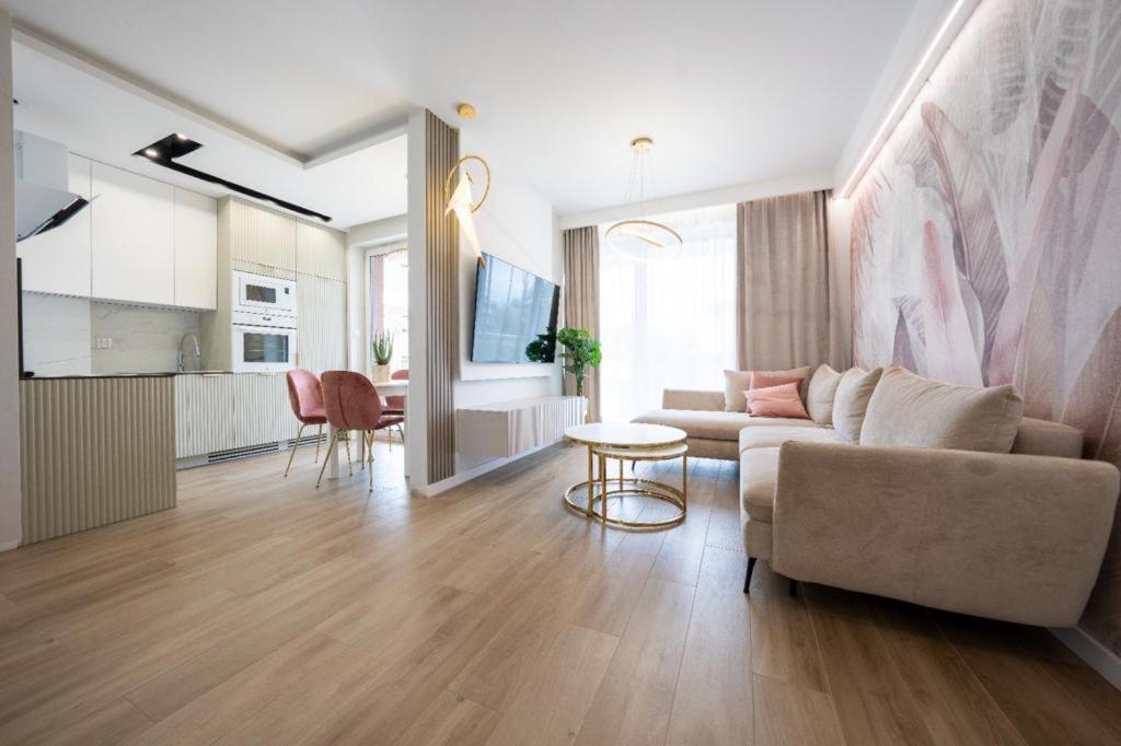 Rodzinne Apartamenty Bardzo Blisko Plazy Реваль Екстер'єр фото